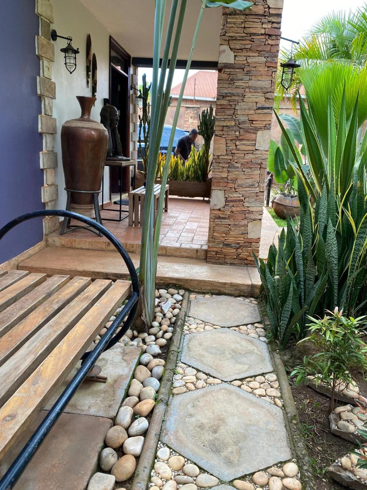 The Ma Otel Namasuba Dış mekan fotoğraf